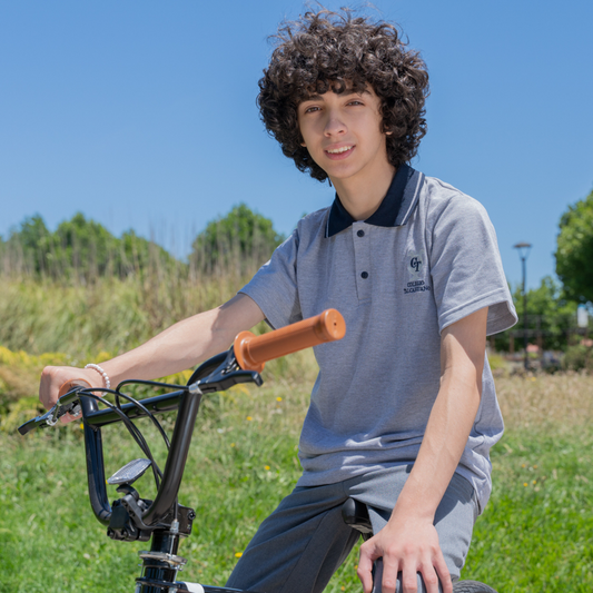 Popera Piqué Colegio Talcahuano Niño
